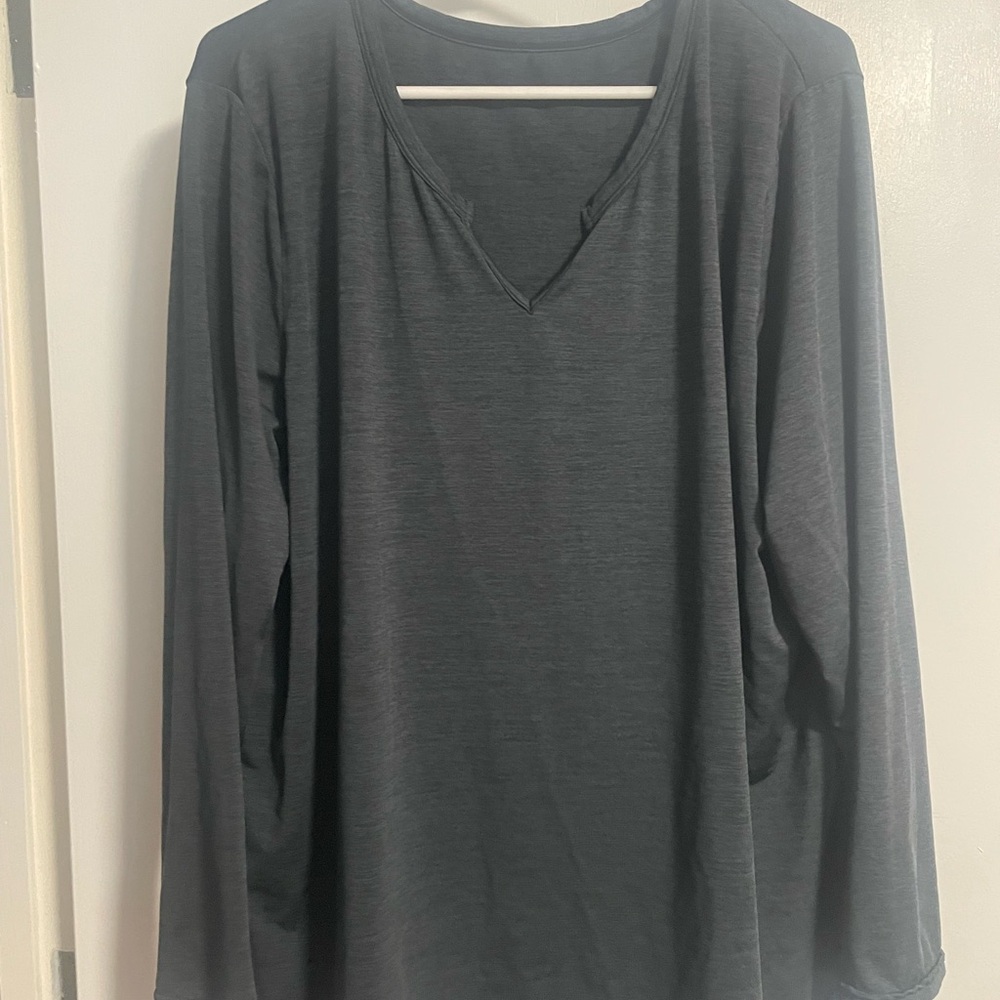 Women's Gray Long Sleeve Top